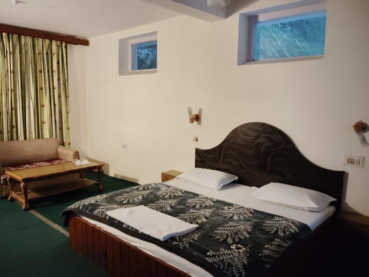 Отель New Gulmarg Manali Экстерьер фото